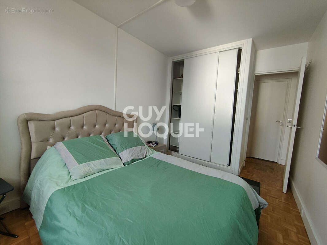 Appartement à COURBEVOIE
