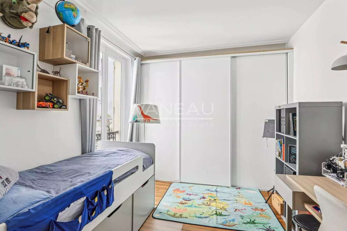 Appartement à PARIS-10E