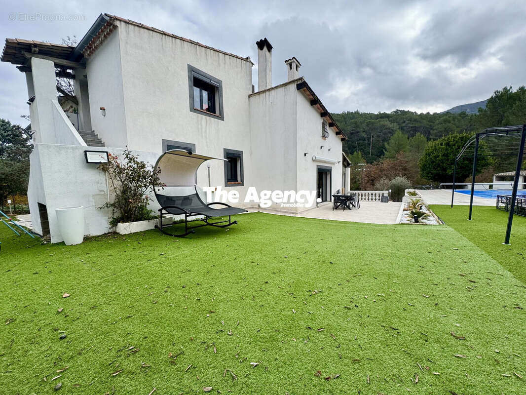 Maison à SAINT-ZACHARIE