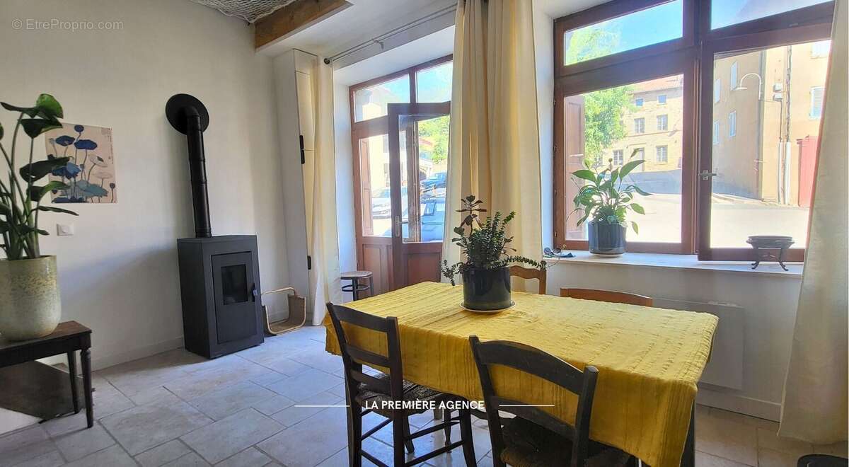 Maison à SAVIGNY