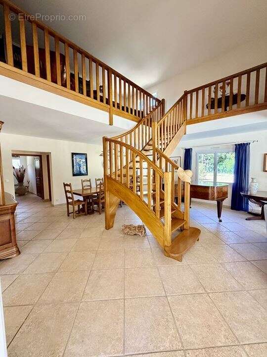 Maison 315 m² à Soulac-Sur-Mer  - photo 2