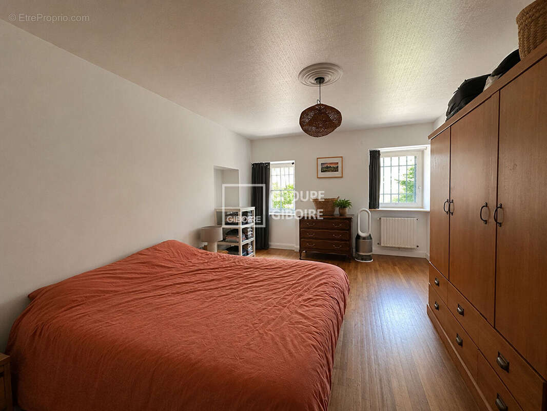 A vendre - giboire - longere renovée  de 210 m² - bourgbarré - terrain de 3600 m² - exposition sud-ouest - calme - plain-pied -  - photo 7