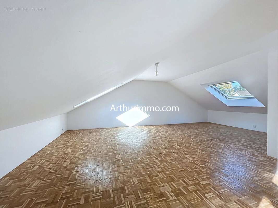 Maison à VILLECRESNES