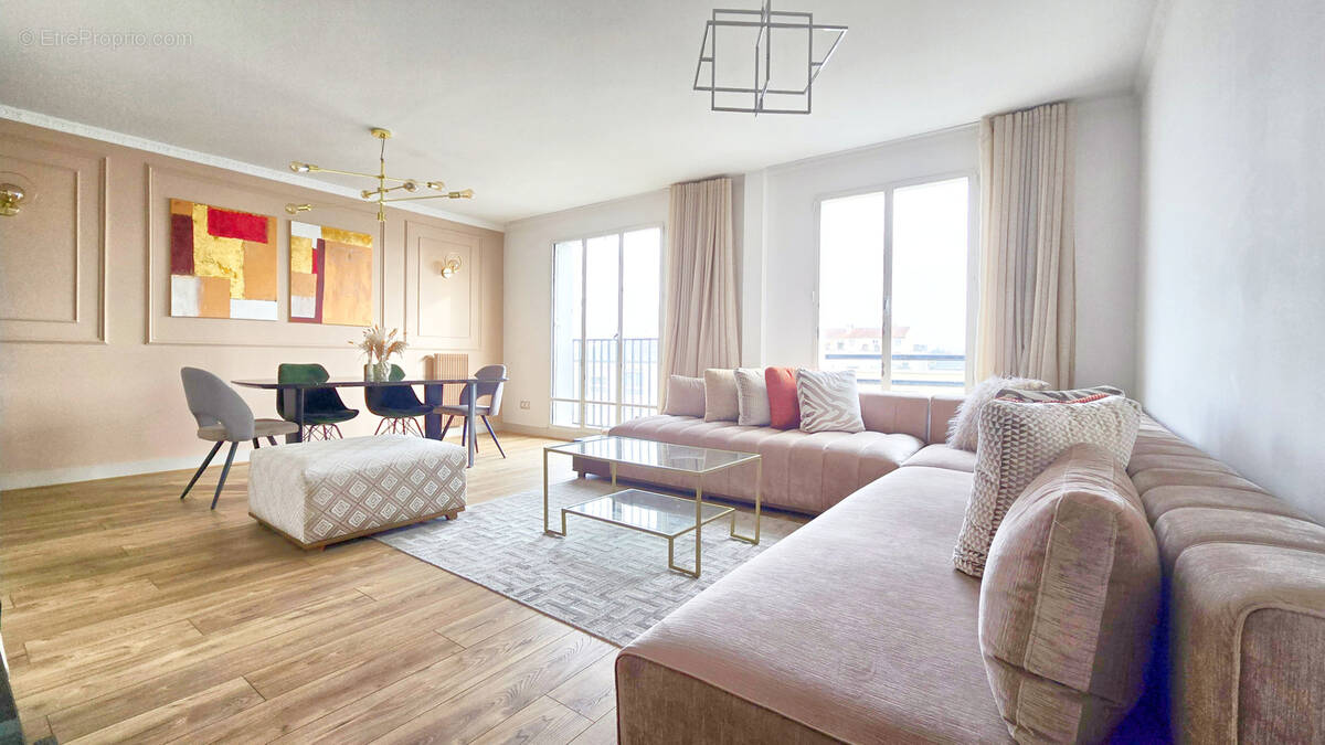 Appartement à SARTROUVILLE