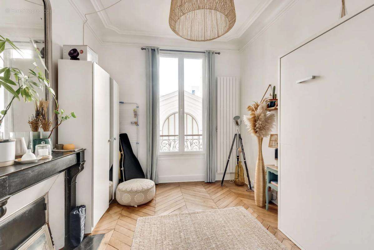 Appartement à PARIS-10E