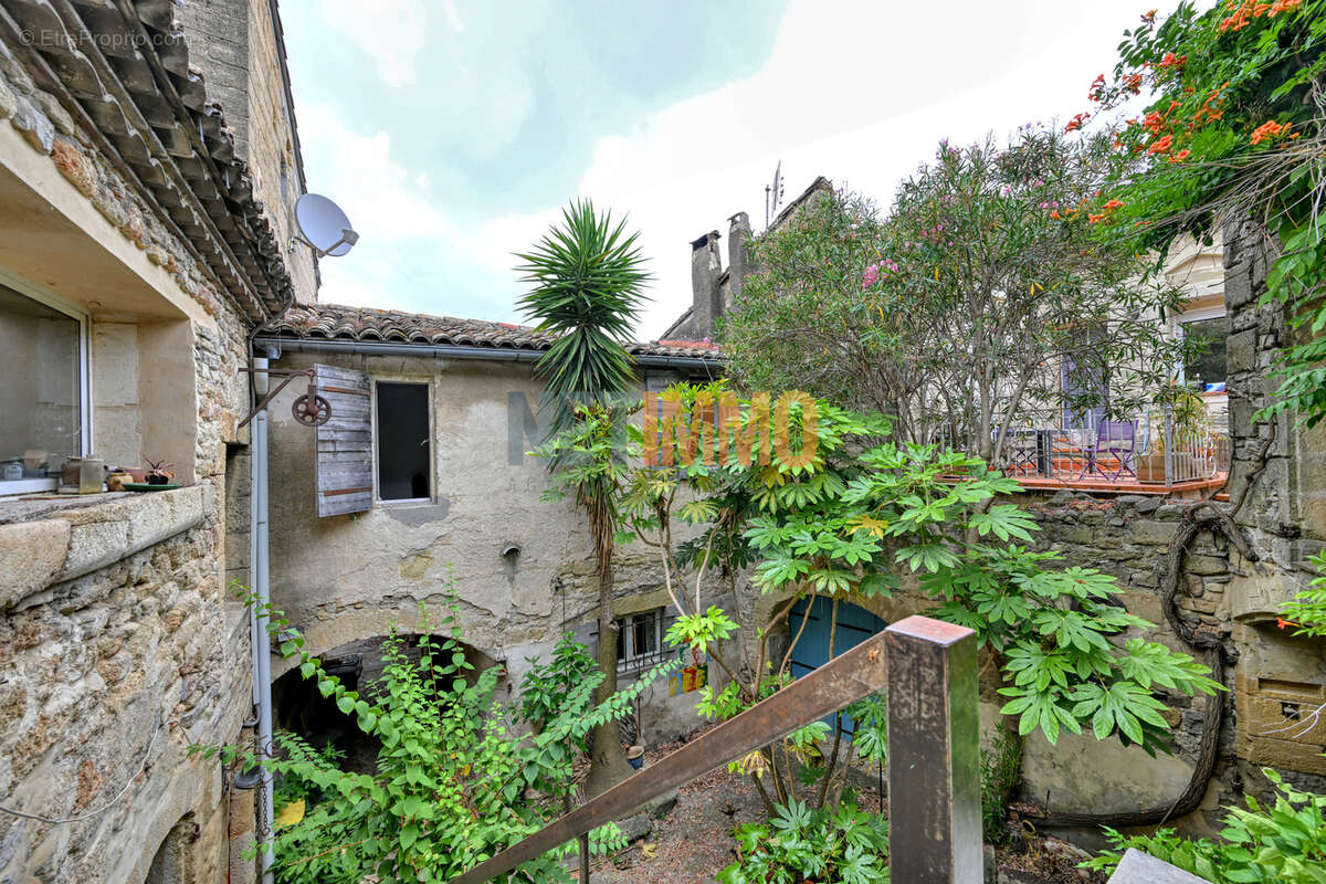 Maison de village T4 avec cour et annexes - photo 12