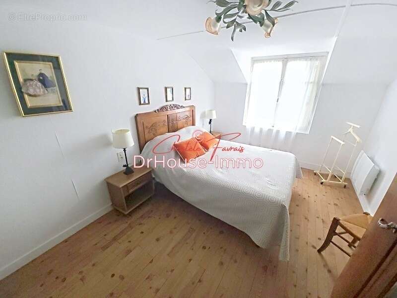 Maison à SAINT-GEORGES-DE-REINTEMBAULT