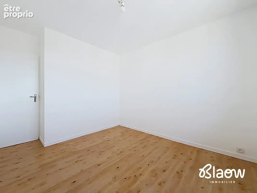 Appartement 4 pièces 76 m² à vendre à Decines-Charpieu (69150) - photo 8