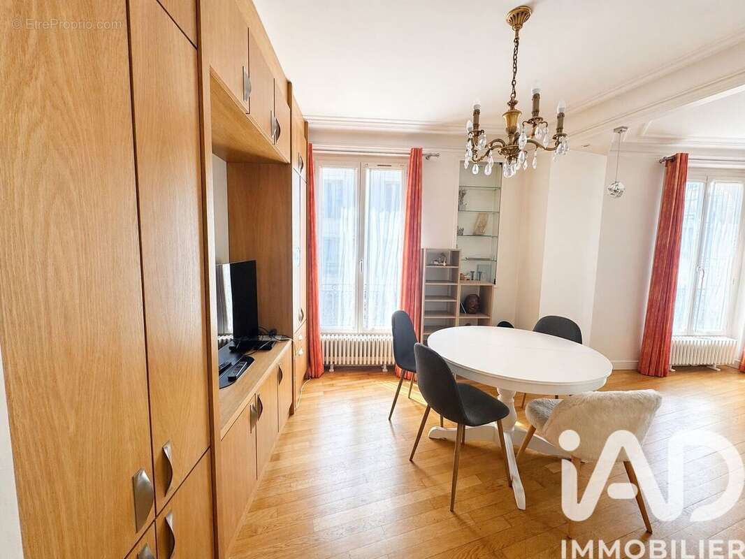 Photo 2 - Appartement à PARIS-15E