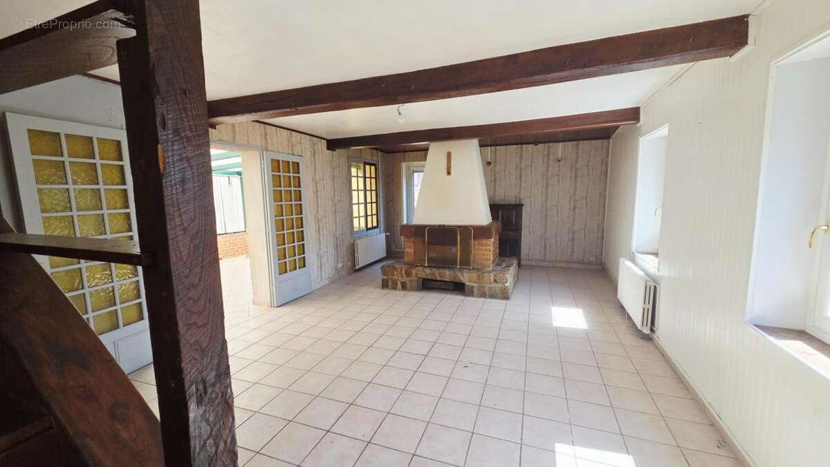 Maison 11 pièces / 256 m² / 199 000 EUR / NOYELLE-VION - photo 2
