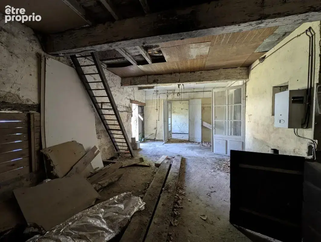 Dépendance non transformable 135m² PAREMPUYRE  69 000€ - photo 4