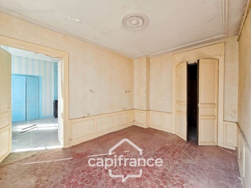 LORMES (Morvan) – Ancien hôtel particulier du XVIIIᵉ siècle – 780 m² de caractère à restaurer - photo 8