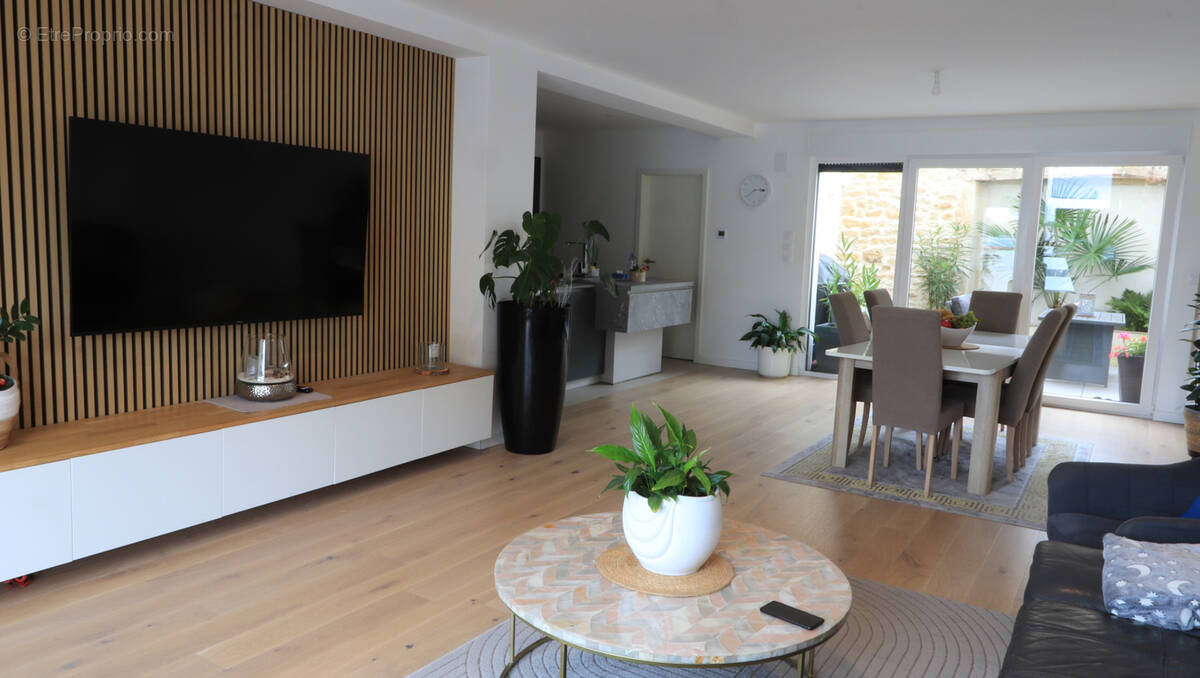 Maison à AUDUN-LE-TICHE