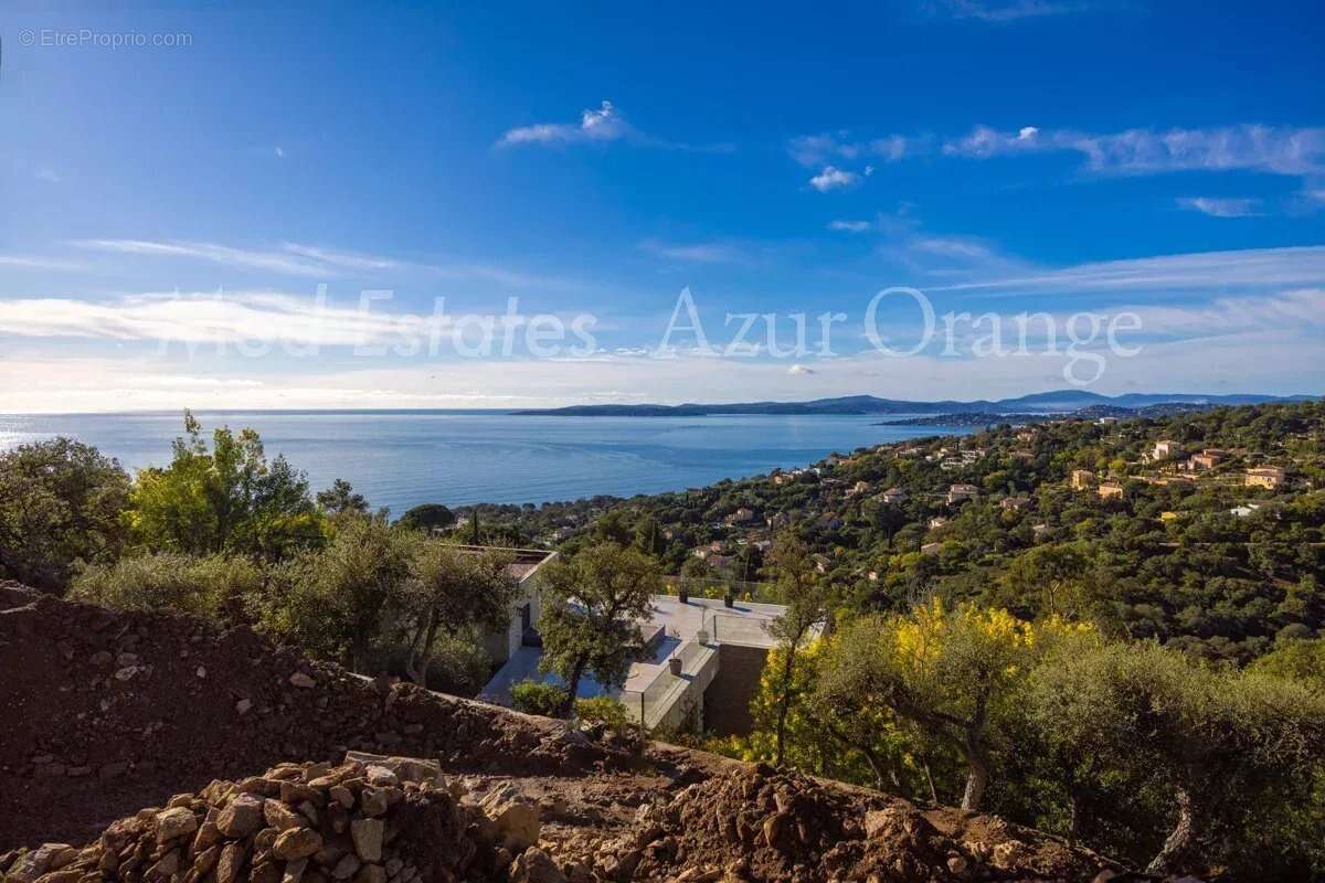 Maison à LES ISSAMBRES