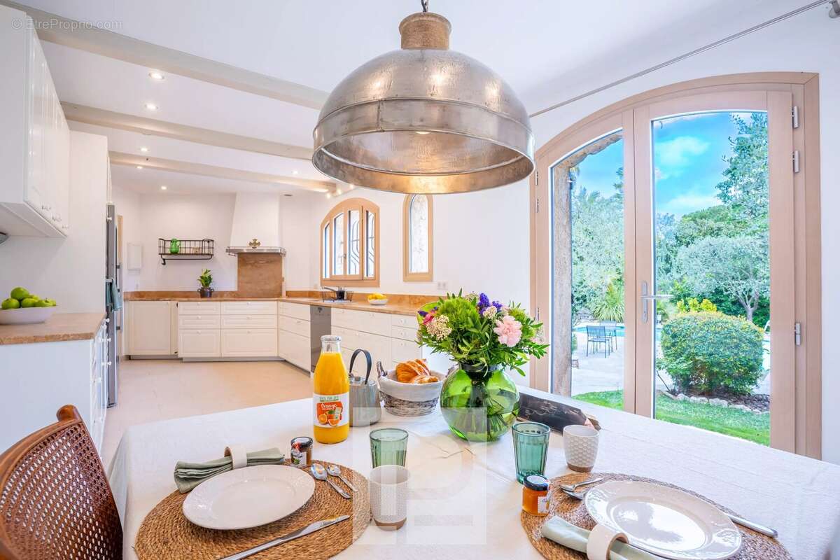 Maison à MOUGINS