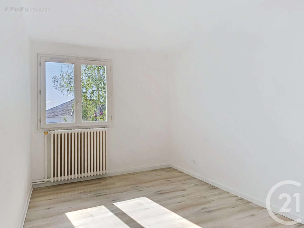Appartement à PARON