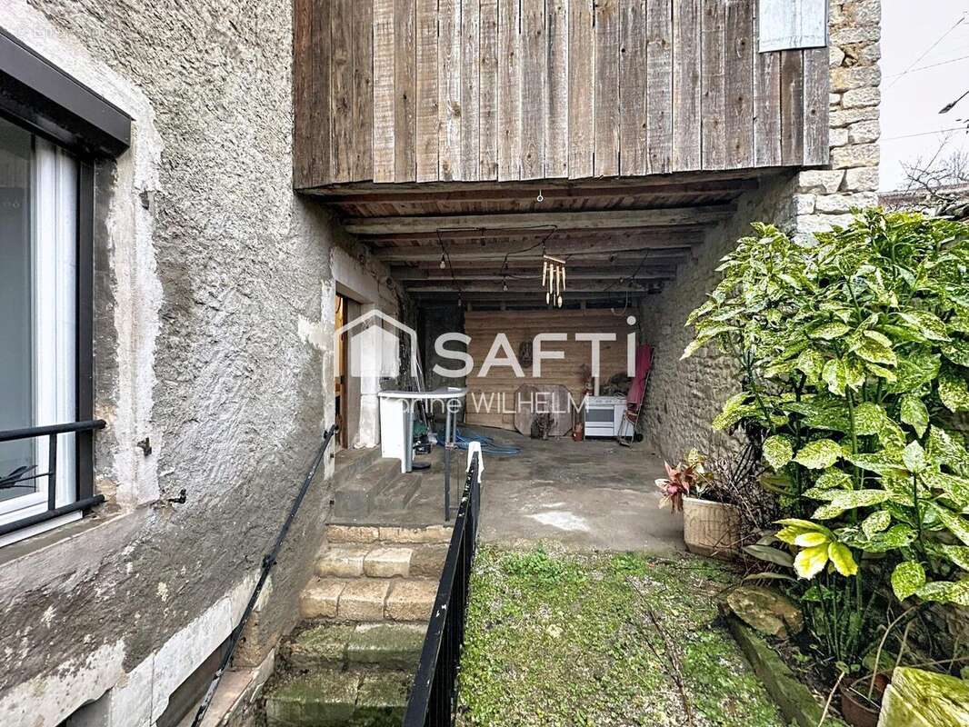 Maison 150 m² à Vannes-Le-Chatel  - photo 3