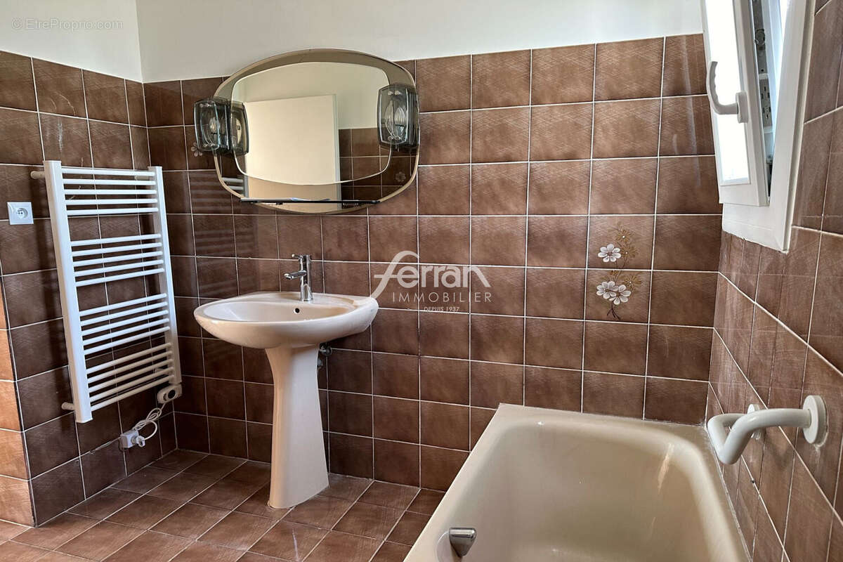 Appartement à LORGUES