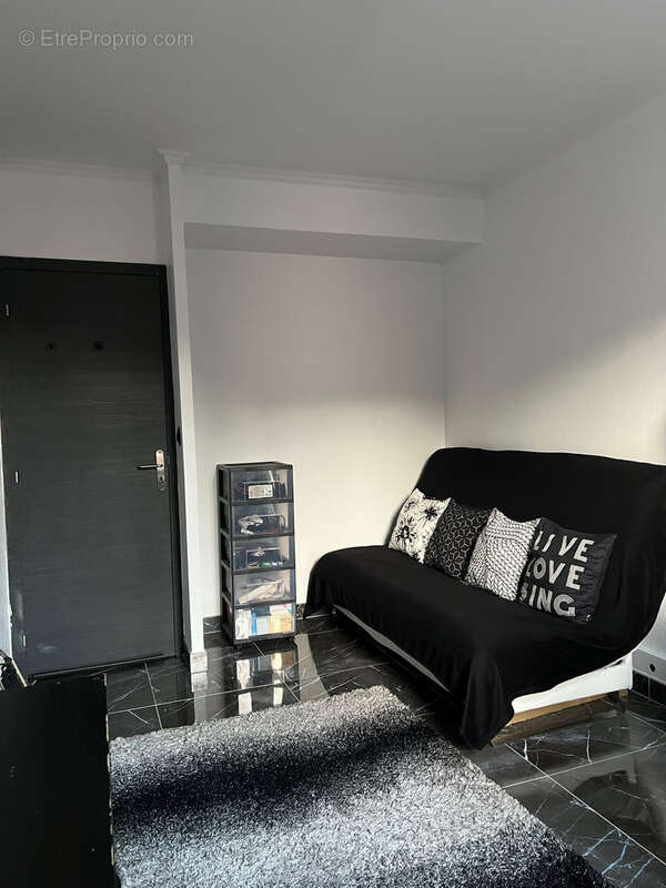 Appartement à CARROS