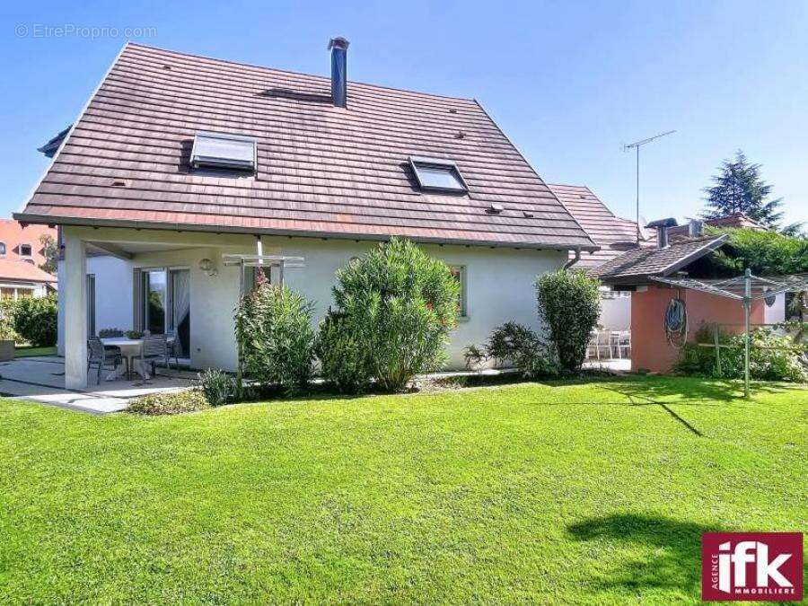 HORBOURG WIHR - Très belle Maison de 185 m² avec 4 chambres - Terrain de 8.35 ar - photo 4