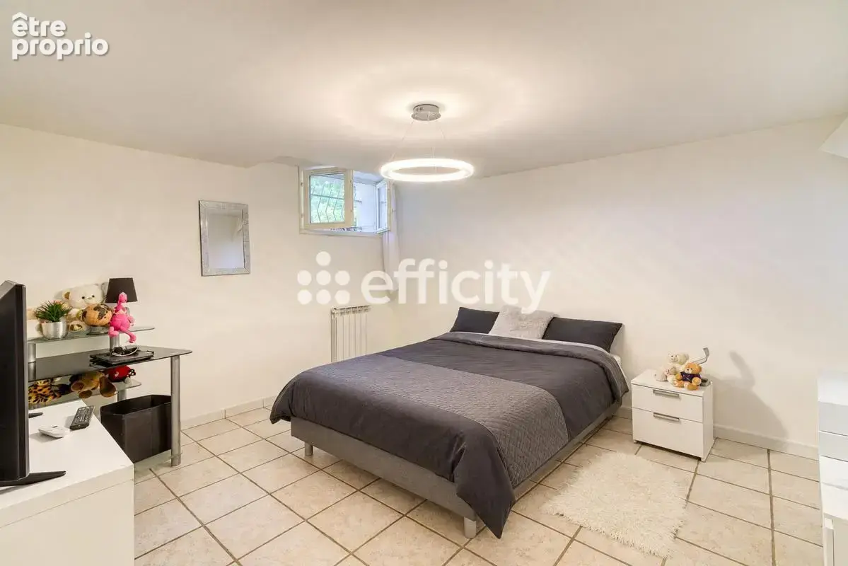 Maison 7 pièces 185 m² à vendre à Saint-Pierre-De-Chandieu (69780) - photo 14