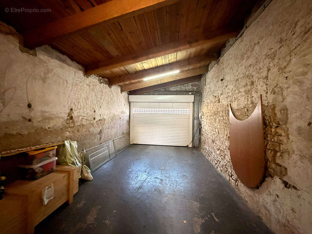 À vendre Maison de caractère 4 pièces de 106 m² avec jardin à Lagord Vendôme - photo 2