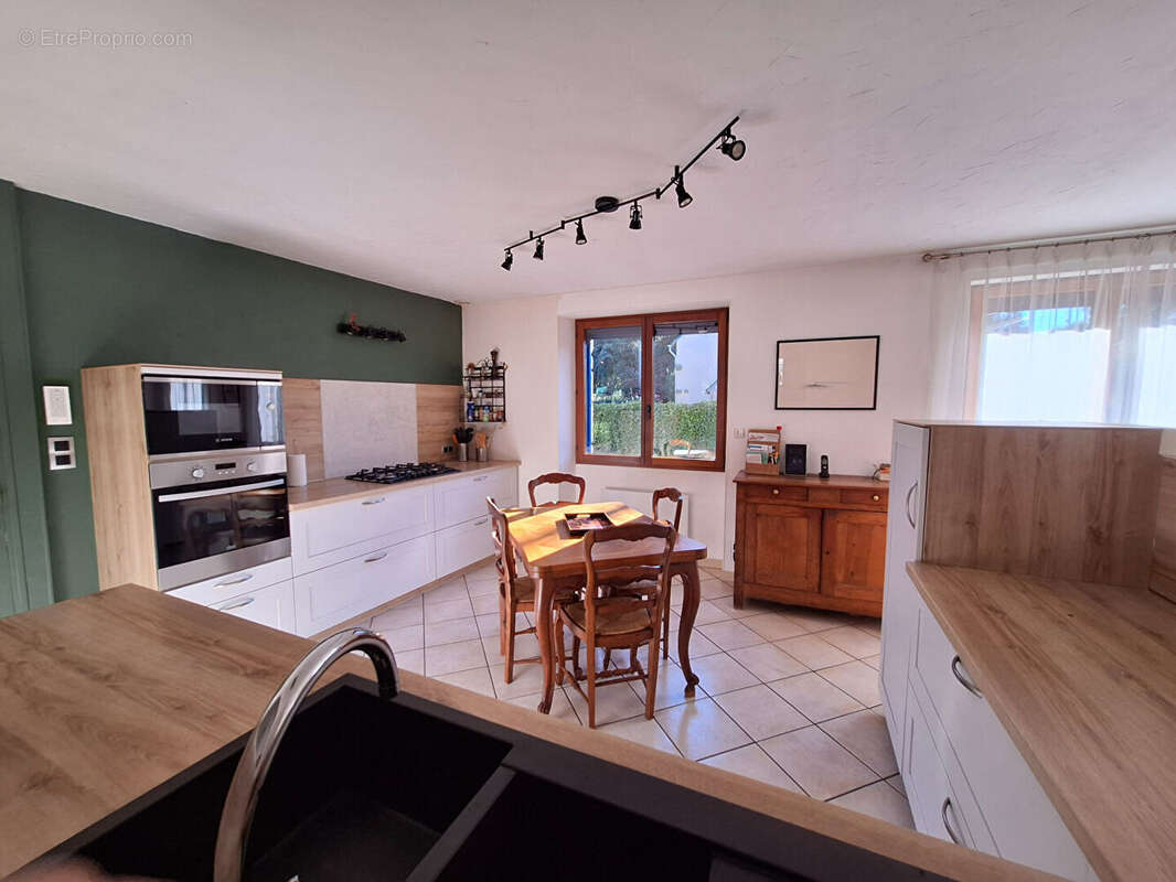 MELRAND - Charmante longère en pierre de 168 m² - 7 pièces - photo 12