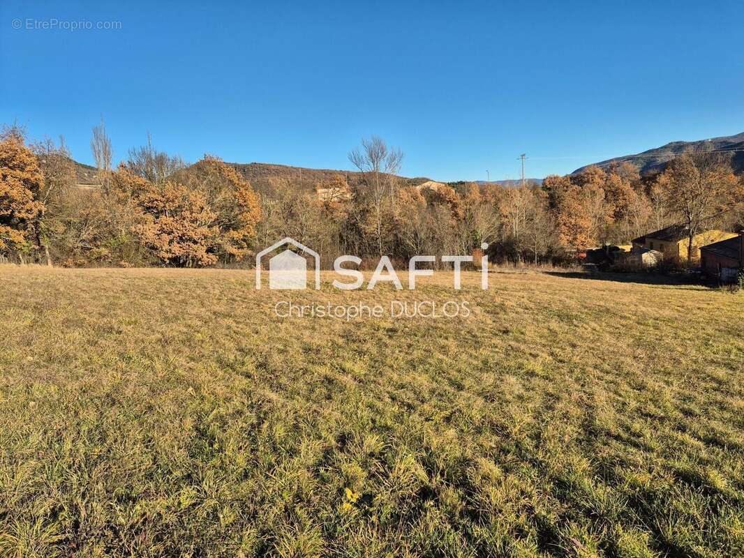 Terrain 2510 m² à Noyers-Sur-Jabron  - photo 2