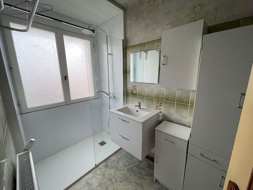 Maison à SAINT-MACAIRE-EN-MAUGES