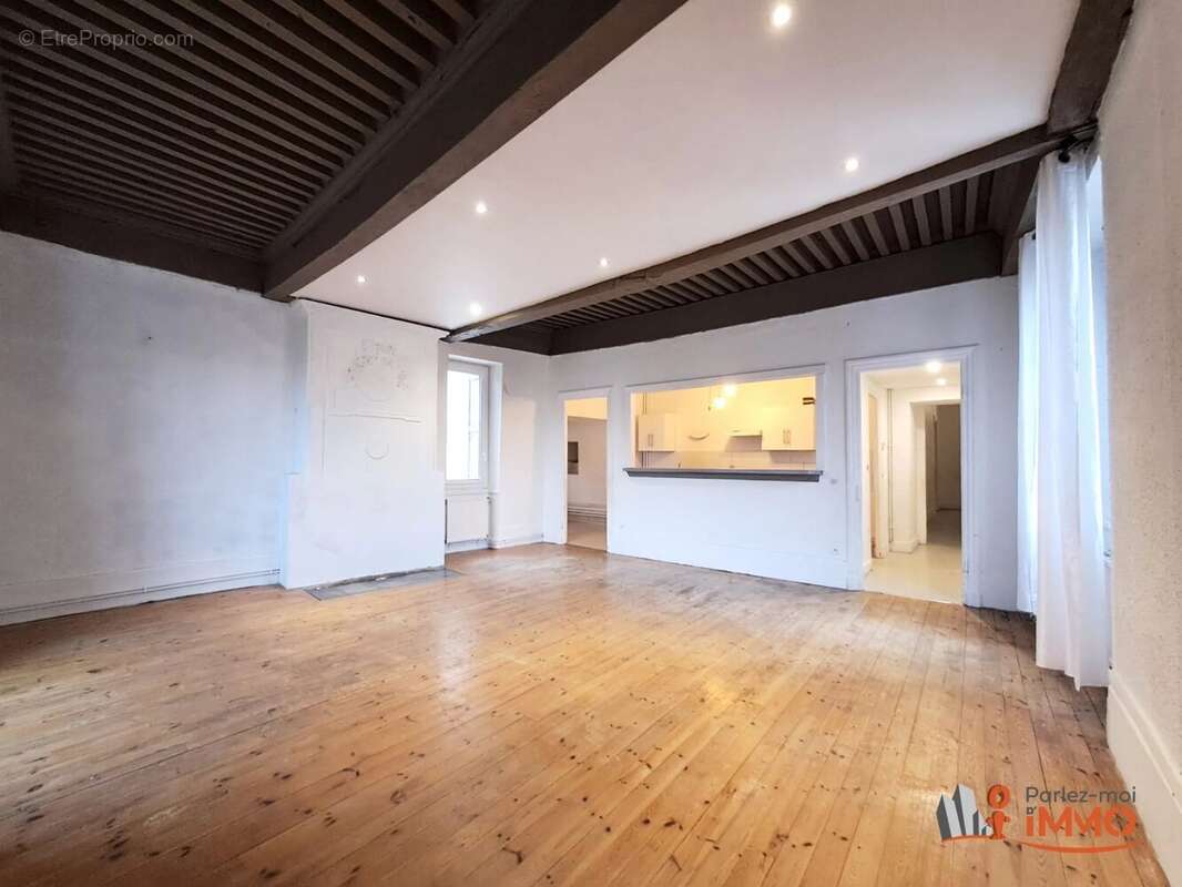 Appartement à ROCHE-LA-MOLIERE