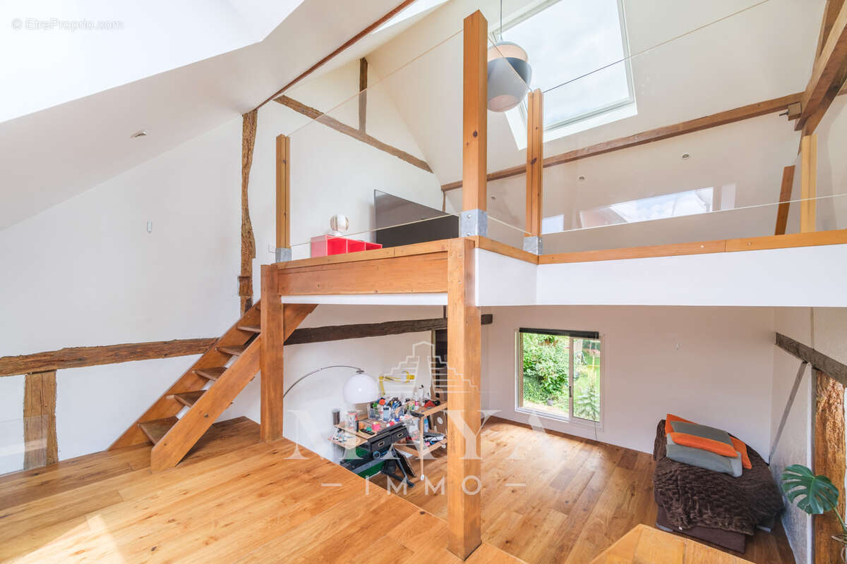 Magnifique maison avec grange aménagée de 174m2 sur 7.88ares avec piscine - photo 10