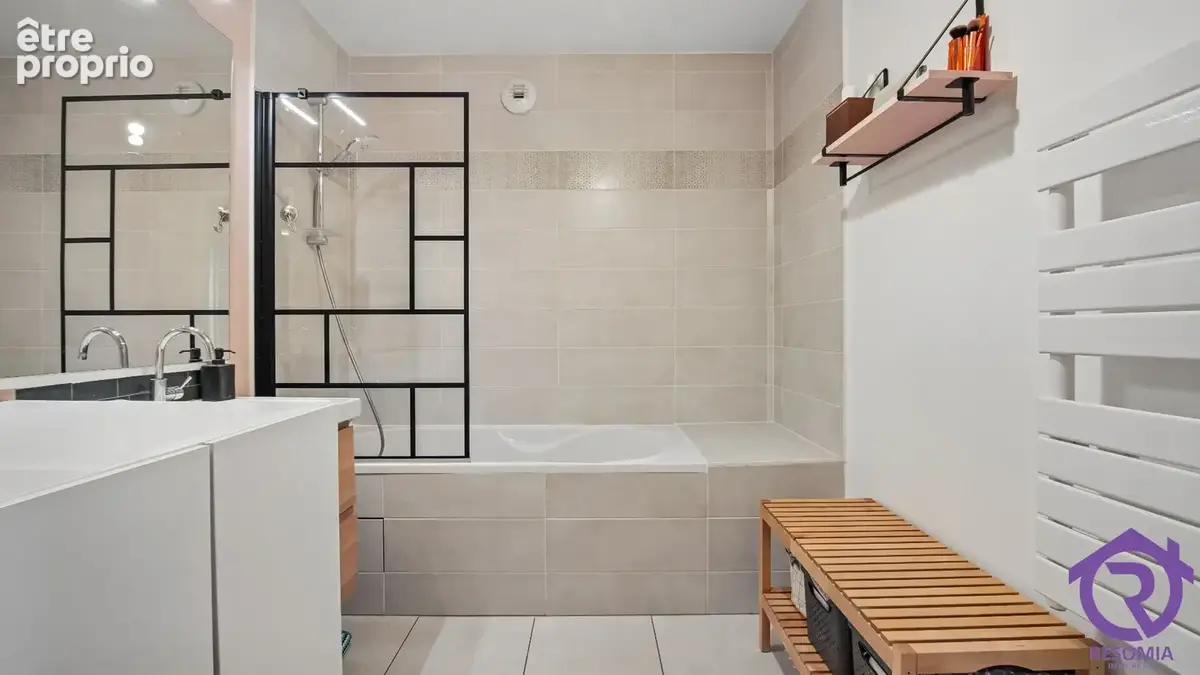 Au pieds de la GARE très beau 3 pièces de 66.62 m² avec 3 balcons et un PARKING - photo 6