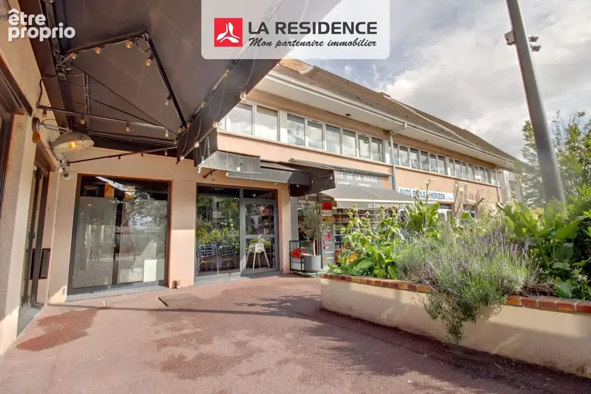 Appartement 750 m² à vendre à Eragny (95610) - photo 2
