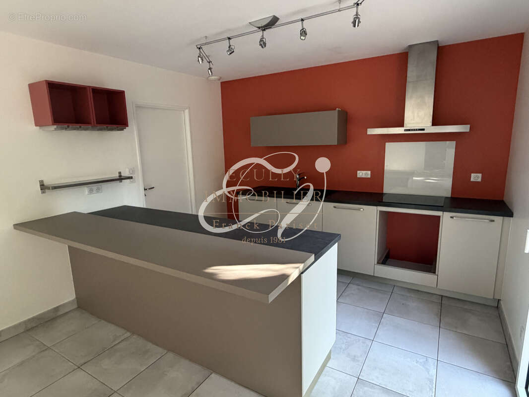 VENTE ECULLY 69130 Maison en excellent état lumineuse - 130 m2 - 4 chambres - Environnement très calme - photo 6