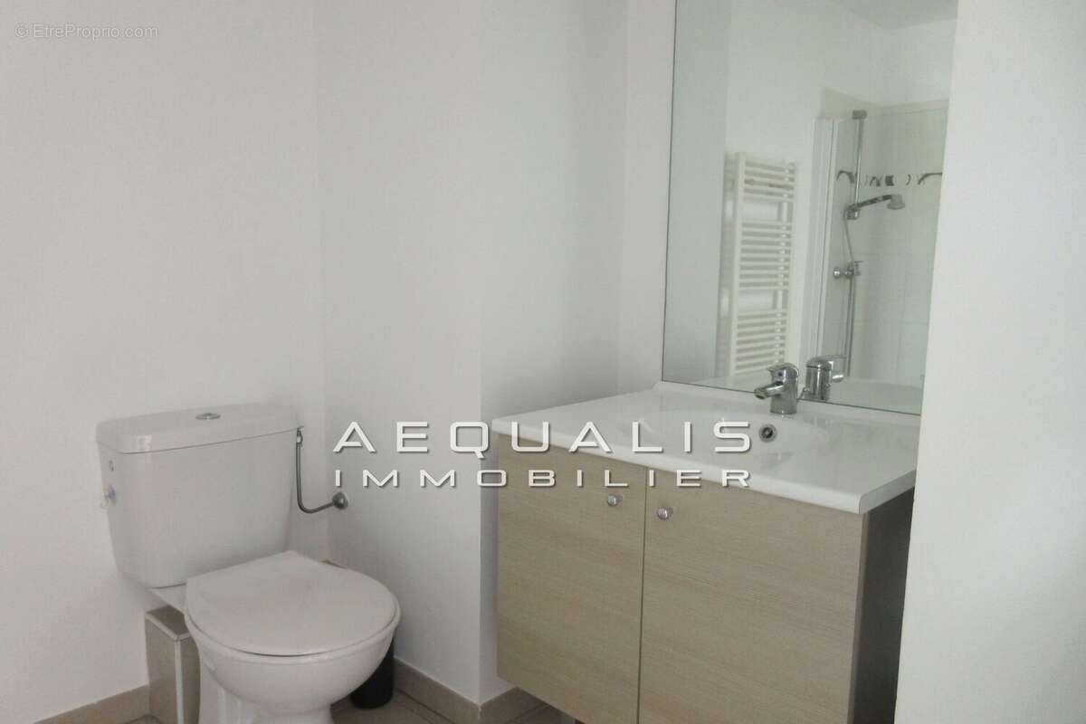 Appartement à SAINT-LAURENT-DU-VAR