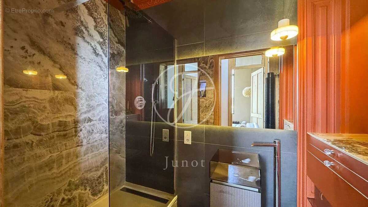 Appartement à LA MADELEINE