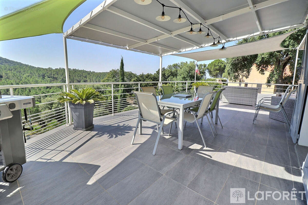 Maison à LA LONDE-LES-MAURES