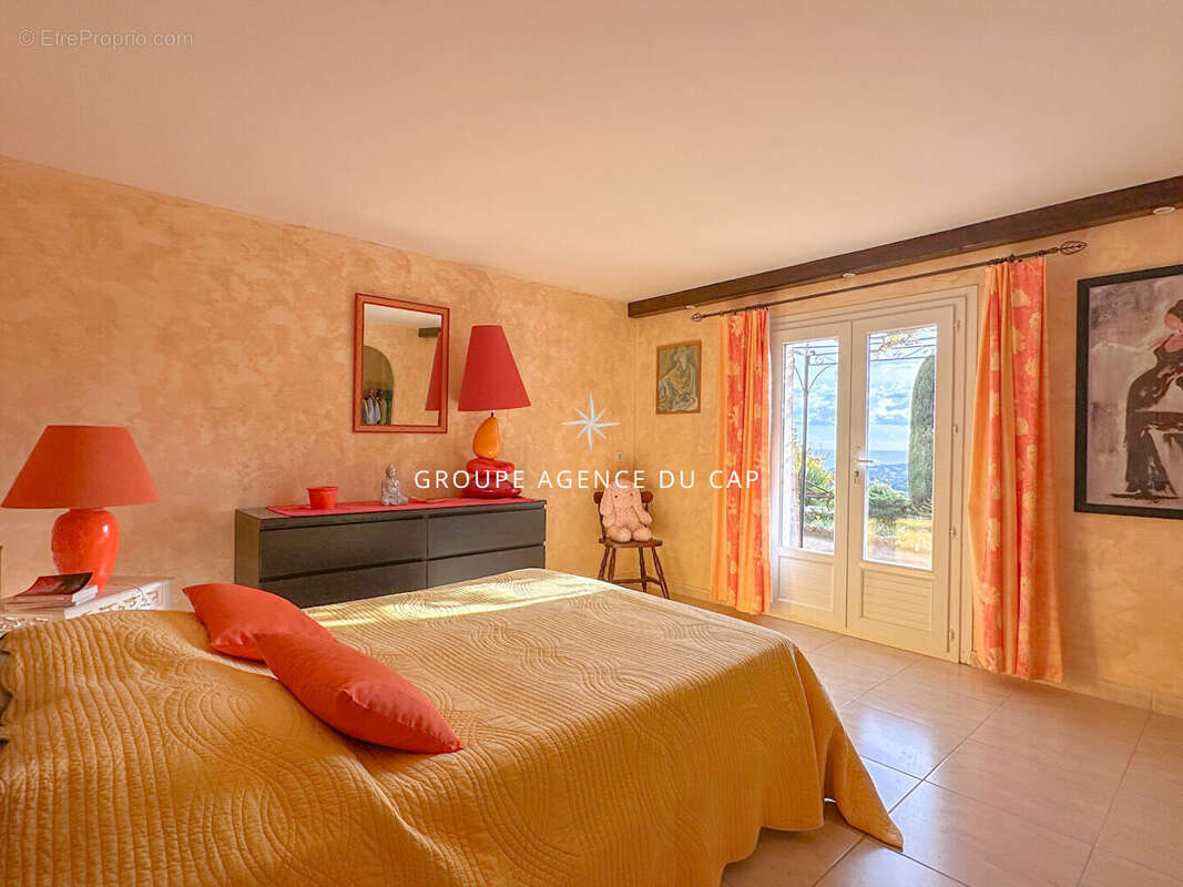 Maison à LES ISSAMBRES