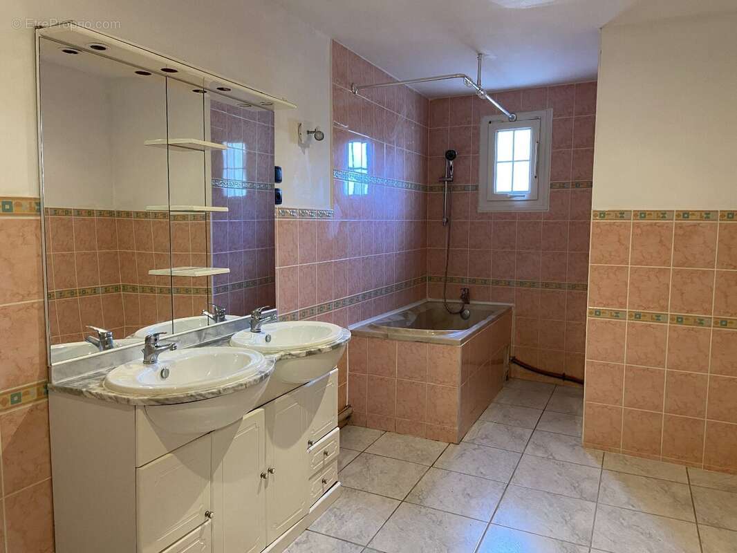 Maison à RABLAY-SUR-LAYON