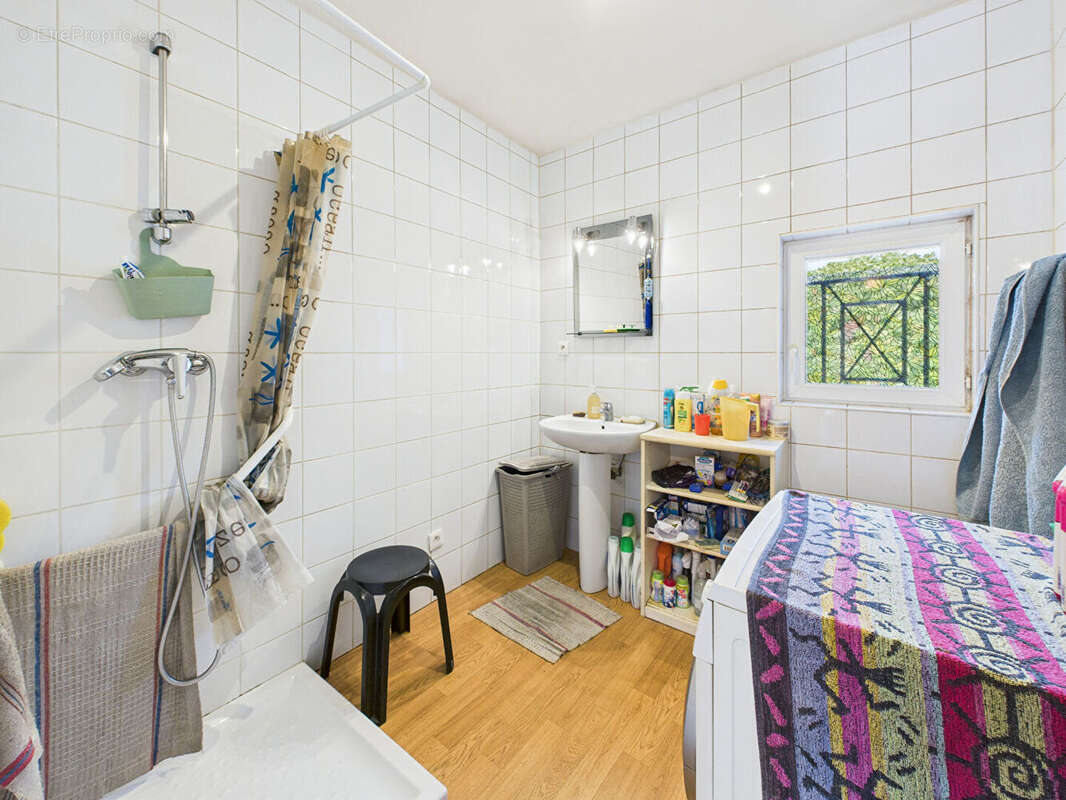 Maison à SERVES-SUR-RHONE