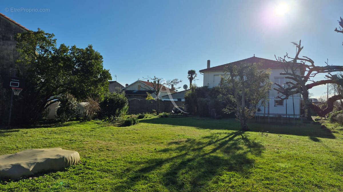 Maison à SAUJON