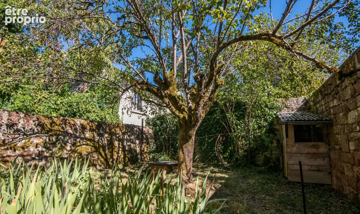 MARCILLAC   Maison de village avec beaux volumes et fort potentiel ! - photo 15