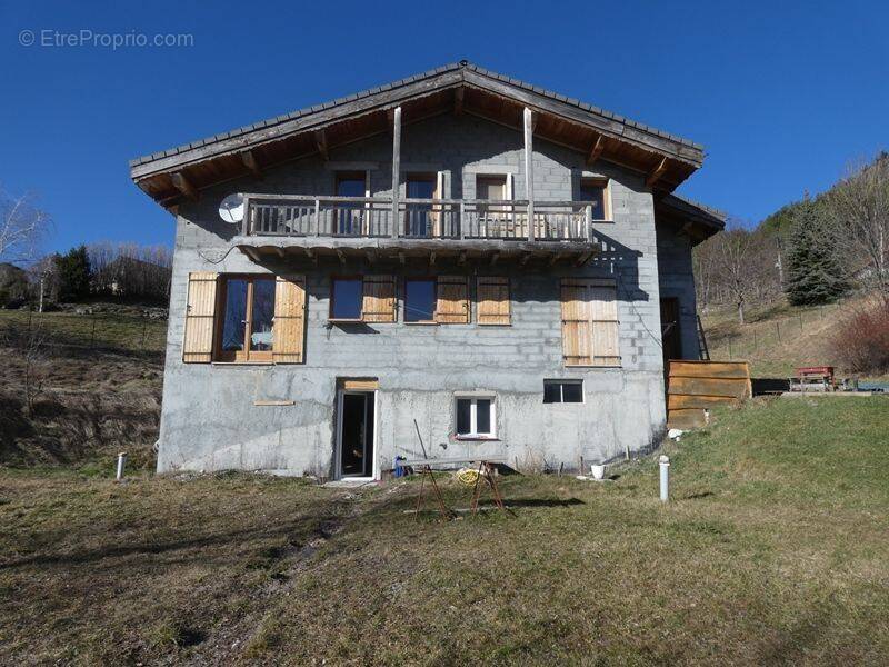 Maison à LUS-LA-CROIX-HAUTE
