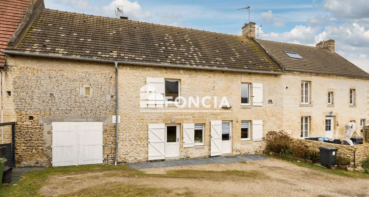 Maison à ANGUERNY
