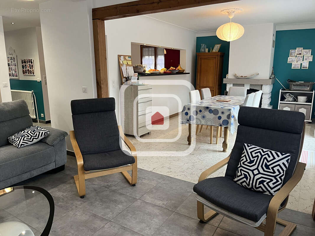 Maison à VAILLY-SUR-AISNE