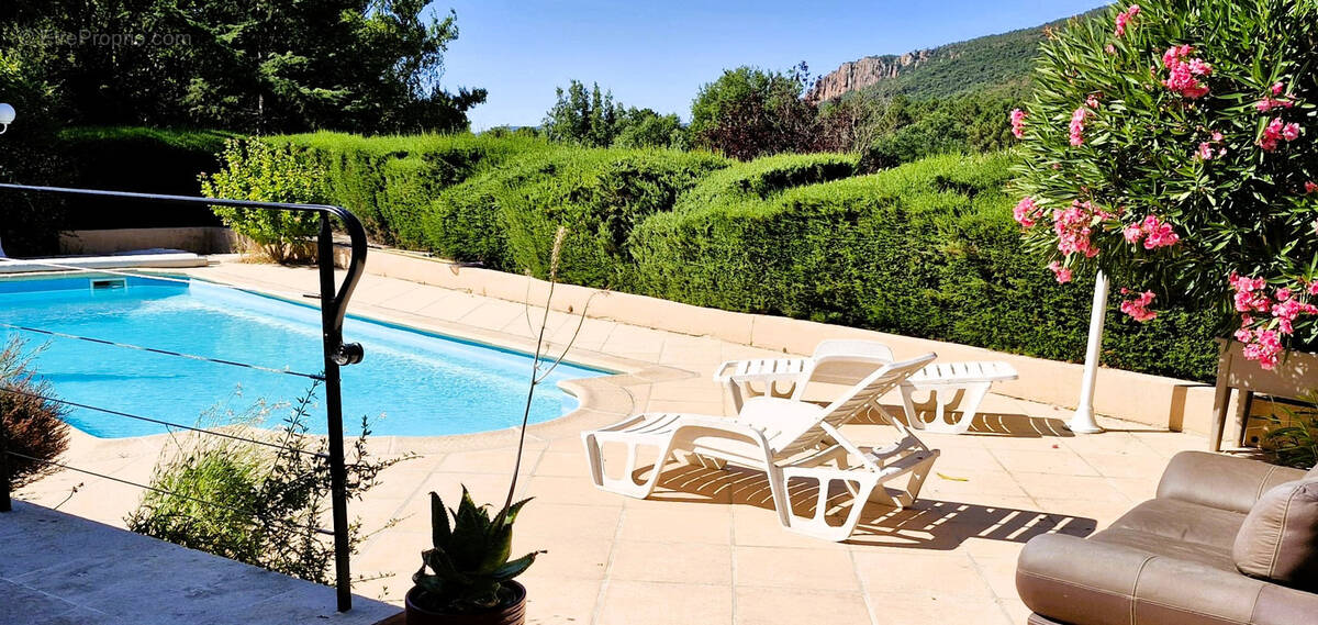 Maison à BAGNOLS-EN-FORET