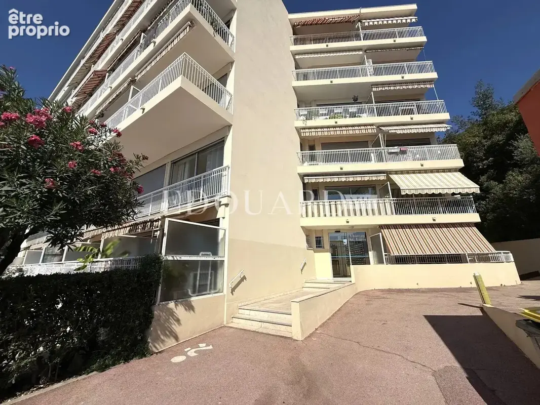 En exclusivité studio face aux plages avec terrasse, splendide vue mer panoramique et parking - photo 8