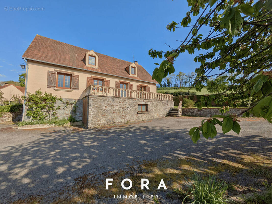 Maison à PONT-D'OUILLY