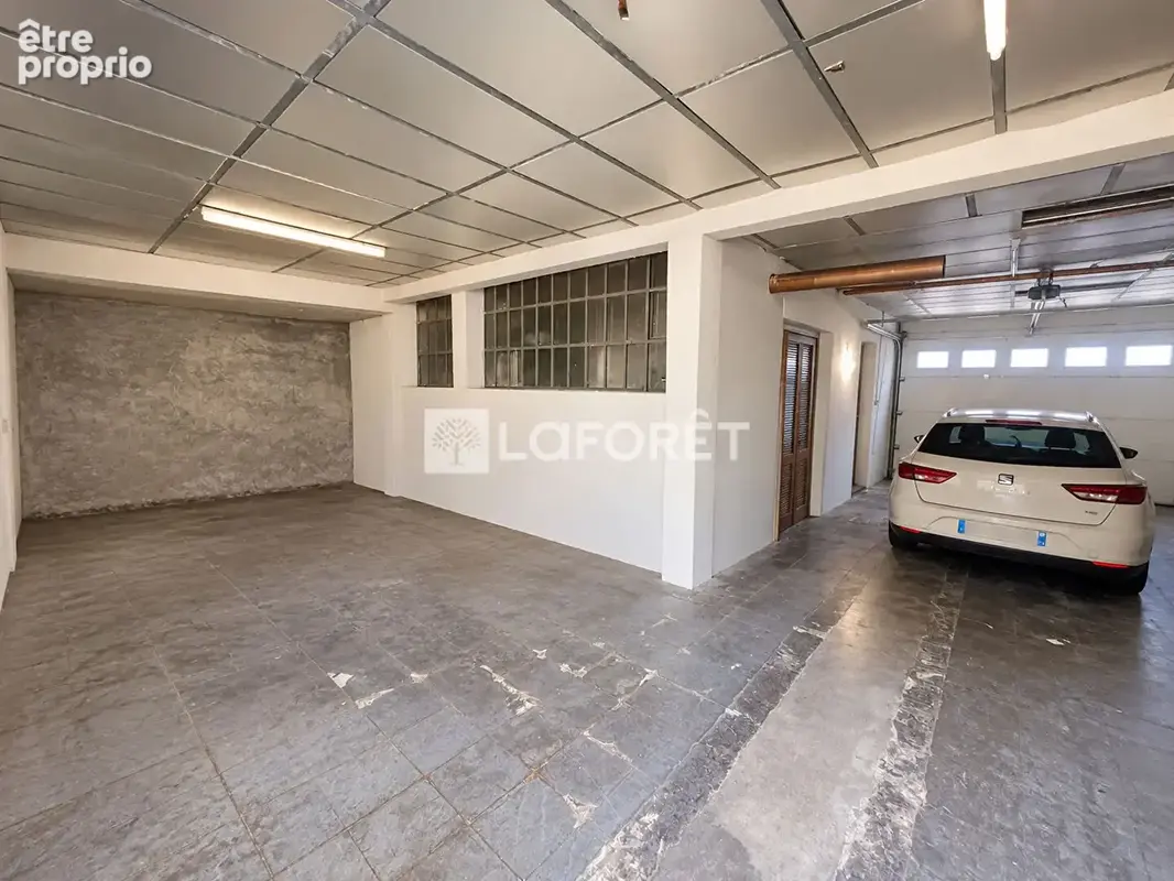 Maison habitable de suite à Roanne, 175 m², 4 chambres, beaux volumes, terrasse de 100 m², atelier, garage et 230 m² de dépendan - photo 11