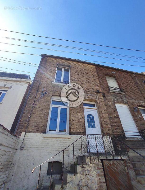 Maison à AULNOYE-AYMERIES